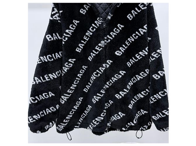 Balenciaga Oversized Shearling Fleece Jacke mit Multi-Logo - Ansicht 3