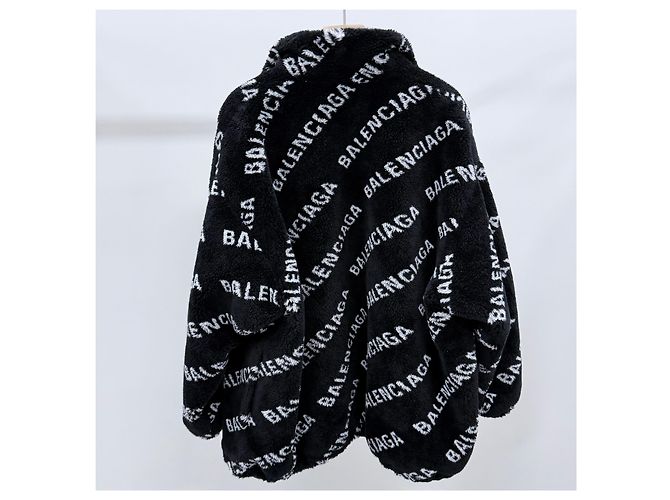 Balenciaga Oversized Shearling Fleece Jacke mit Multi-Logo - Ansicht 4