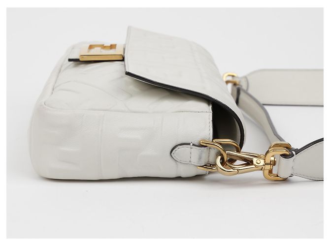 Fendi Borsa a spalla Baguette in pelle Medium White - vista 9