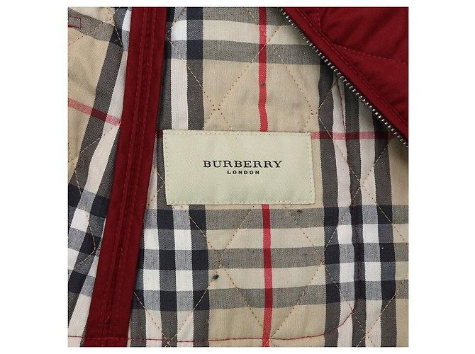 Burberry Rote gesteppte Nylonjacke für Damen - Ansicht 6