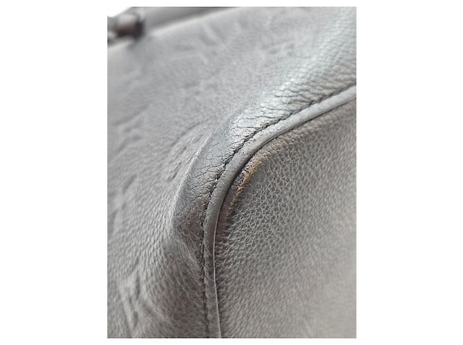 Néonoé Louis Vuitton NeoNoe MM Black Empriente Condition - vista 10