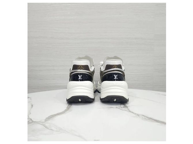 Louis Vuitton Sneakers Run White Monogram - vista 3
