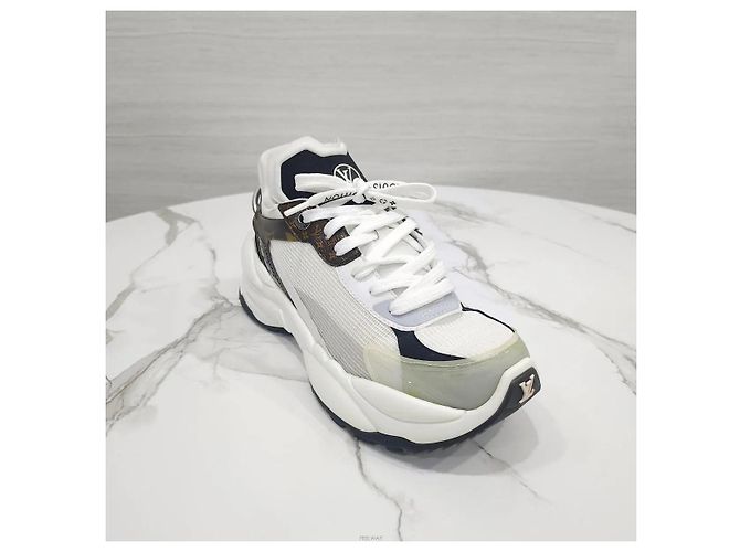 Louis Vuitton Sneakers Run White Monogram - vista 5