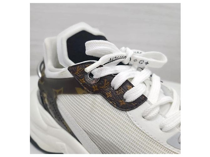 Louis Vuitton Sneakers Run White Monogram - vista 7
