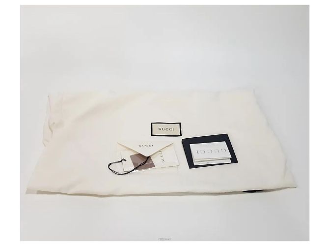 Gucci Gesteppte Schultertasche mit Kette - Ansicht 10