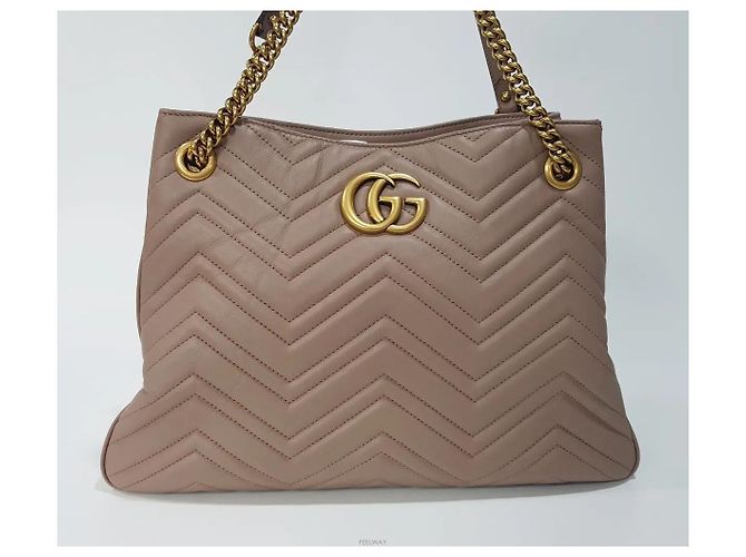 Gucci Gesteppte Schultertasche mit Kette - Ansicht 2