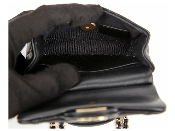 Chanel Borsa Crossbody Porta Carte con Patta e Catena Nera - vista 10