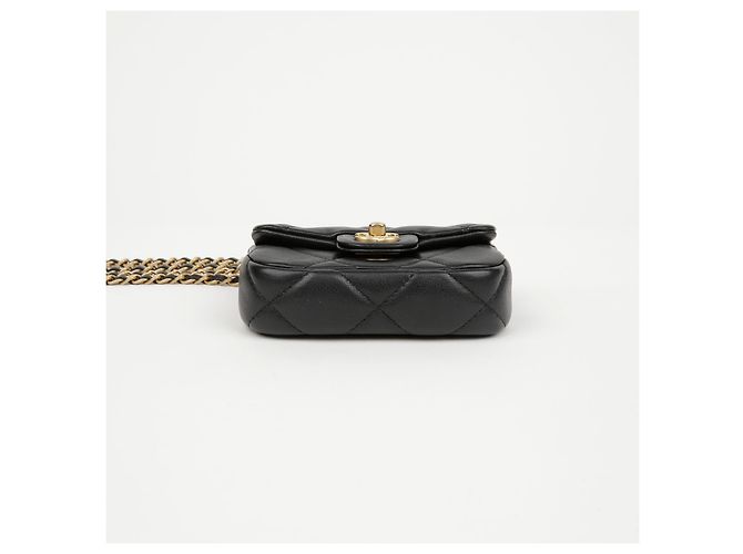 Chanel Borsa Crossbody Porta Carte con Patta e Catena Nera - vista 7