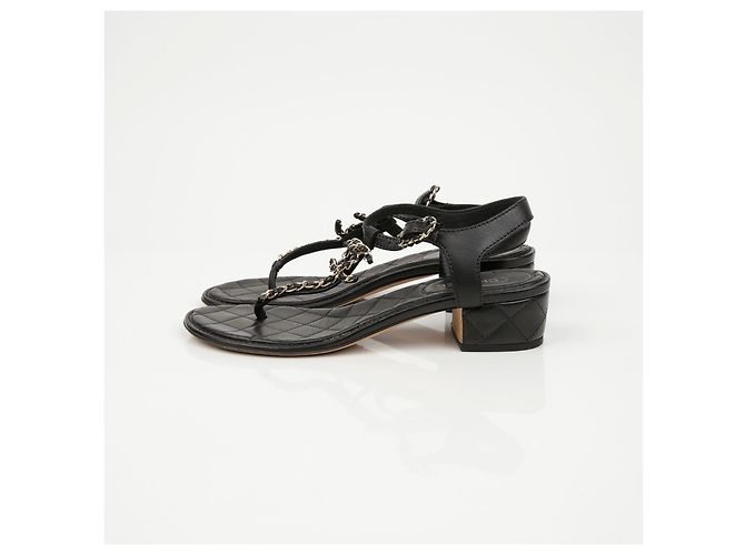 Chanel Sandali Classic CC con tracolla a catena dorata - vista 6