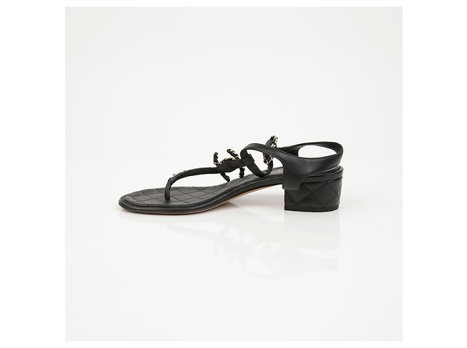 Chanel Sandali Classic CC con tracolla a catena dorata - vista 9