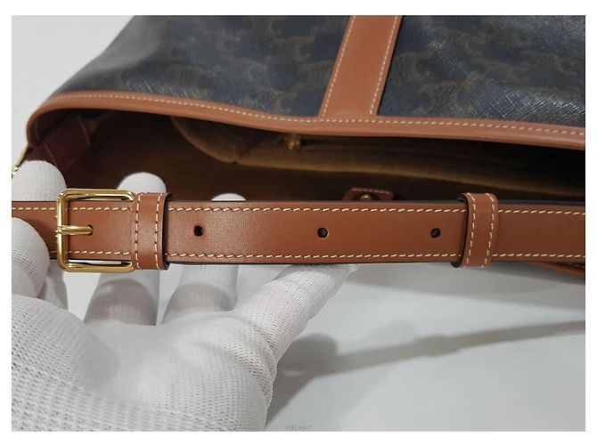 Céline  mala Bucket Triomphe Medium - vista 5