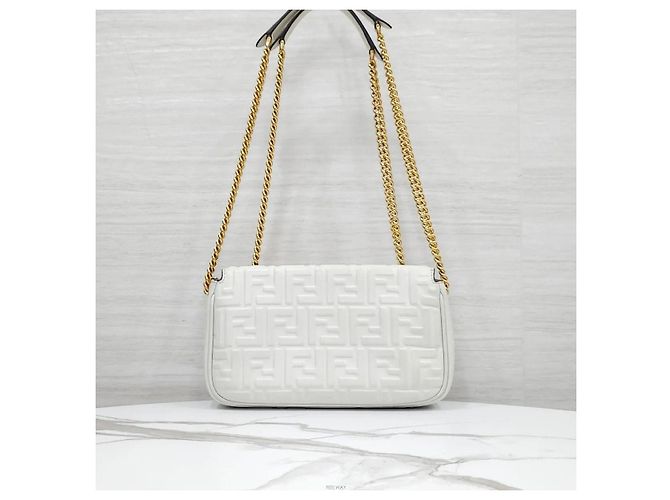 Fendi Borsa a spalla Baguette Chain Medium in pelle Nappa - vista 3