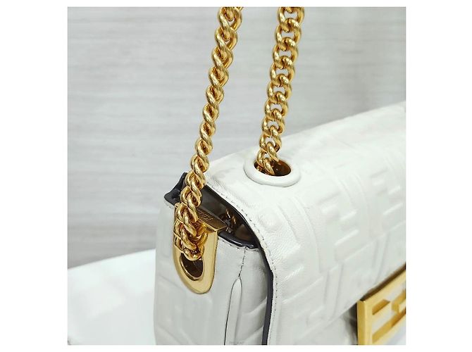 Fendi Borsa a spalla Baguette Chain Medium in pelle Nappa - vista 4