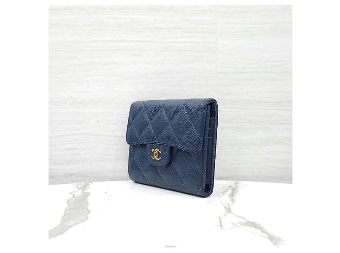 Chanel Classic Small Flap Wallet Caviar Navy mit goldener Hardware - Ansicht 2