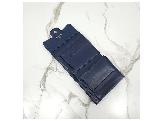 Chanel Classic Small Flap Wallet Caviar Navy mit goldener Hardware - Ansicht 6
