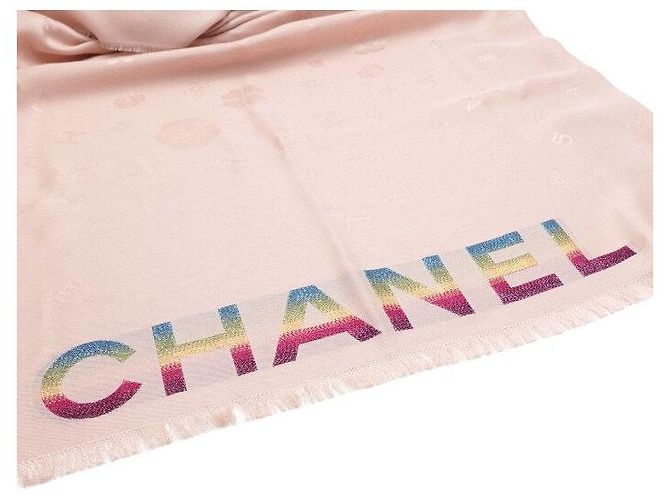 Chanel Sciarpa Stola in Misto Seta Rosa con Lettere Arcobaleno - vista 4