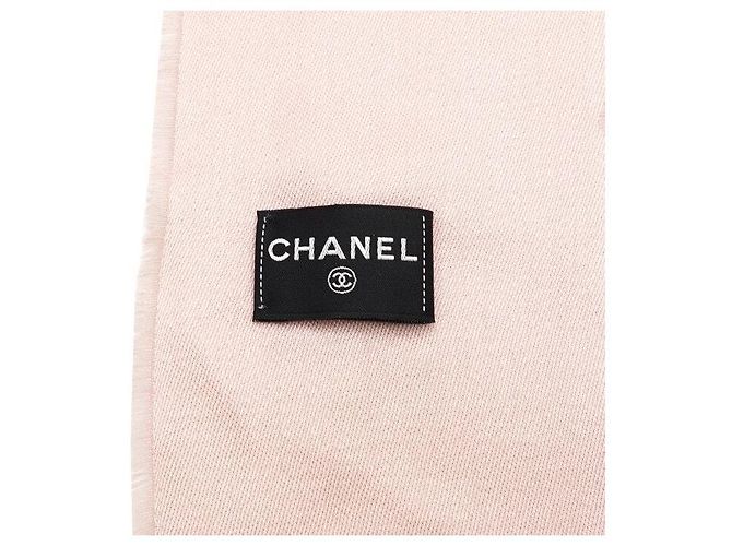 Chanel Sciarpa Stola in Misto Seta Rosa con Lettere Arcobaleno - vista 5