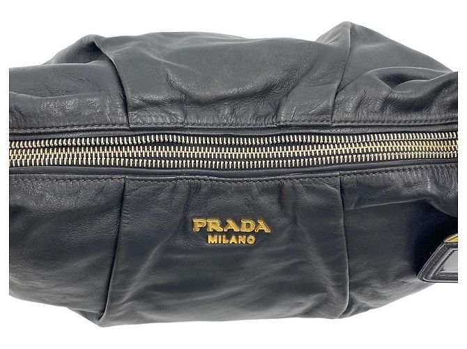 Prada Borsa a tracolla hobo in pelle con anello dorato Nero - Ansicht 21