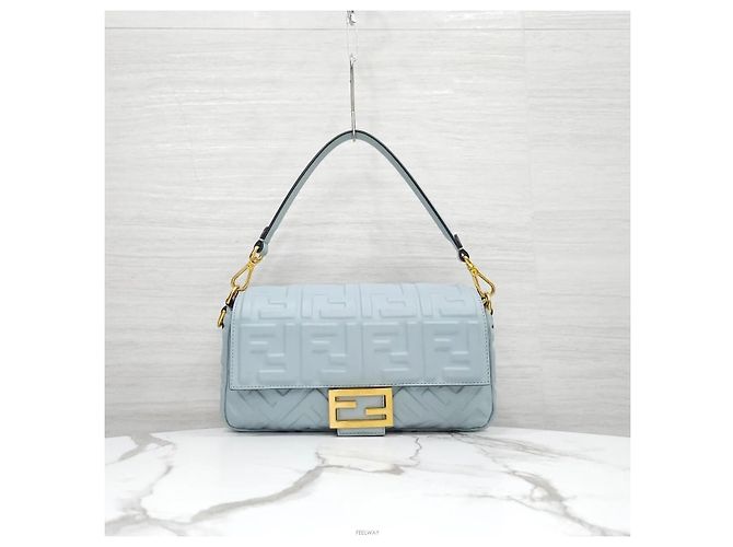 Fendi Borsa a Spalla Baguette Medium in Pelle Nappa Goffrata Blu - vista 4