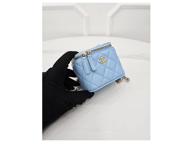 Chanel Mini Vanity de metal dorado - vista 2