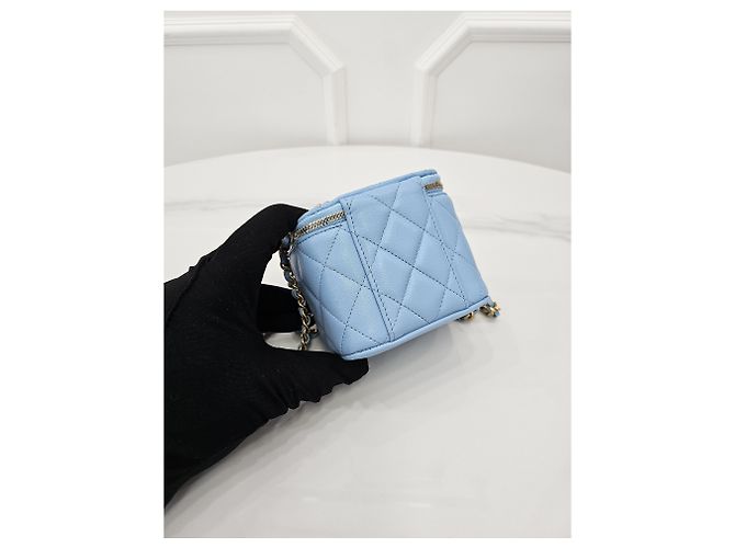 Chanel Mini Vanity de metal dorado - vista 3