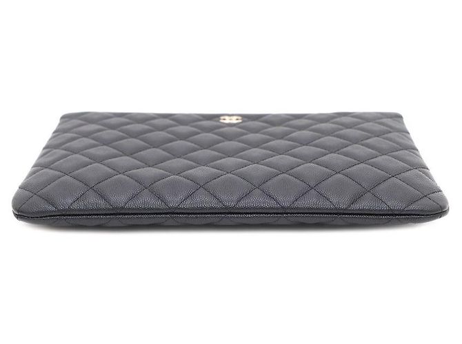 Chanel Borsa a pochette Classic New Medium in caviale nero e gold CC - vista 6