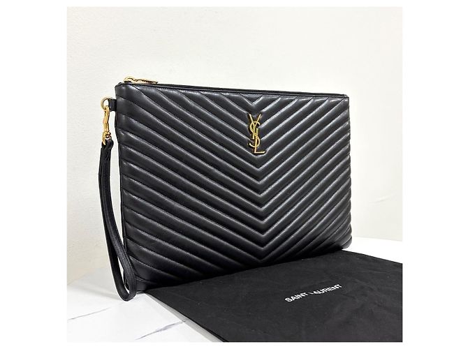Autre Marque Clutch Monogram Matelassé Black - vista 3
