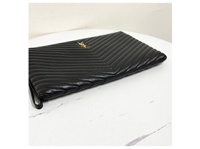Autre Marque Clutch Monogram Matelassé Black - vista 7