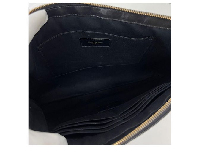 Autre Marque Clutch Monogram Matelassé Black - vista 8