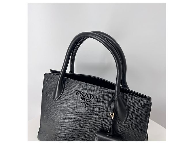 Prada Borsa Tote e Borsa a Tracolla Saffiano Monochrome Black - vista 5