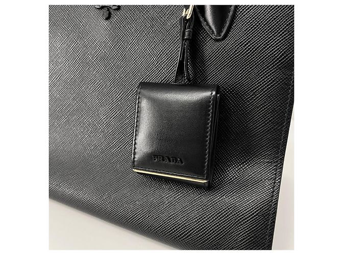Prada Borsa Tote e Borsa a Tracolla Saffiano Monochrome Black - vista 8