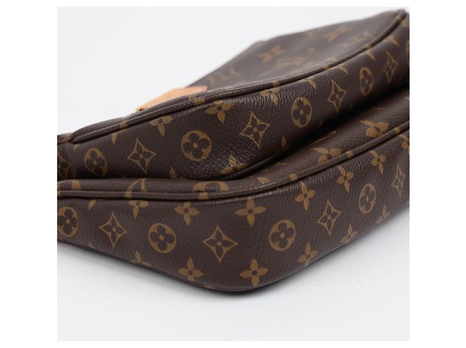 Louis Vuitton Multi Pochette Accessoires Monogram Rose Claire - vista 8