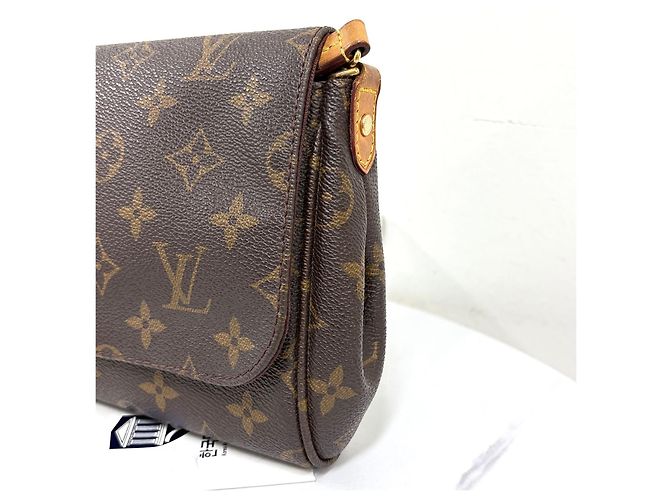 Louis Vuitton Monogram Favorite Crossbody MM - vista 7