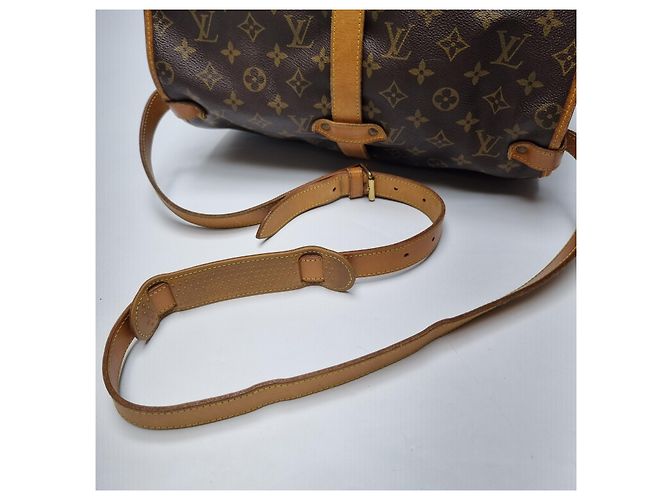 Louis Vuitton Borsa a tracolla Monogram Saumur - vista 15