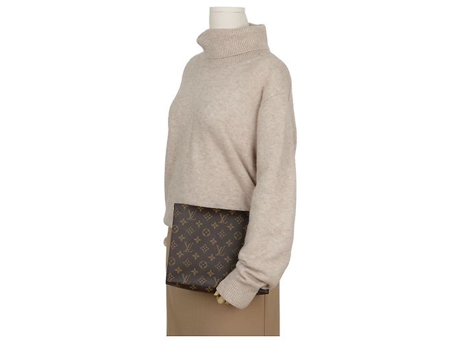 Louis Vuitton Clutch Toiletry Monogram Canvas - vista 11