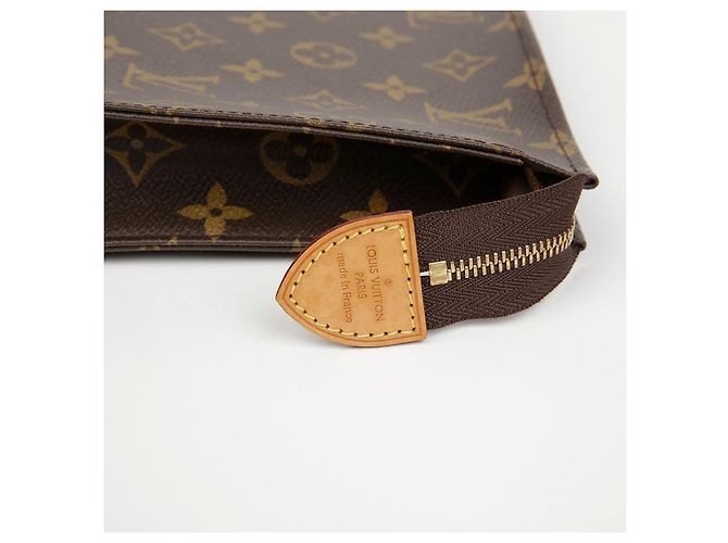 Louis Vuitton Clutch Toiletry Monogram Canvas - vista 5