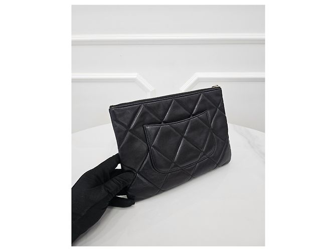 Chanel Clutch New Medium in pelle di agnello - vista 3