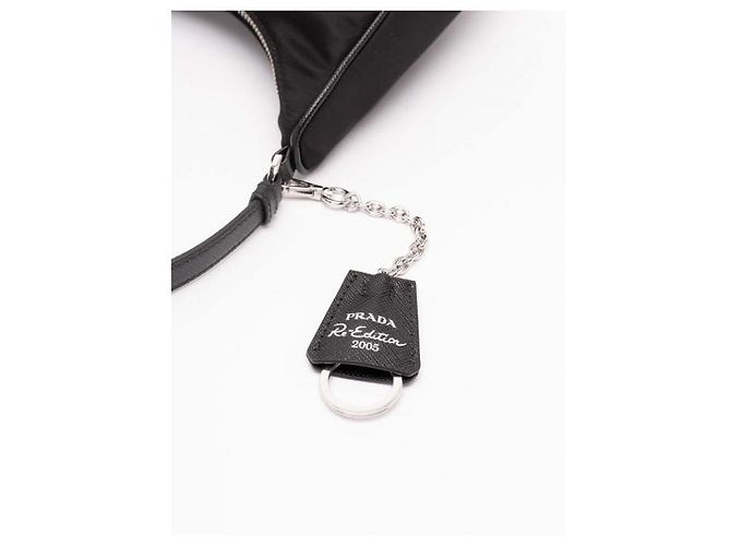 Prada Mini Bolsa Re-Edition em Nylon - vista 7