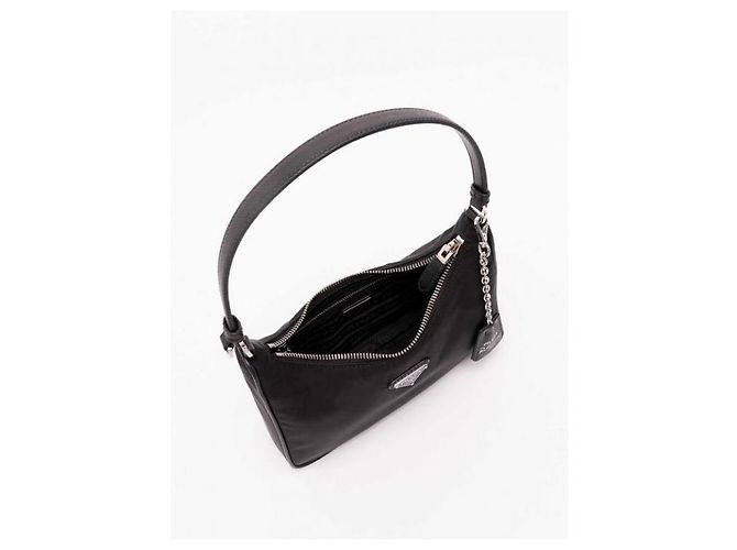 Prada Mini Bolsa Re-Edition em Nylon - vista 8