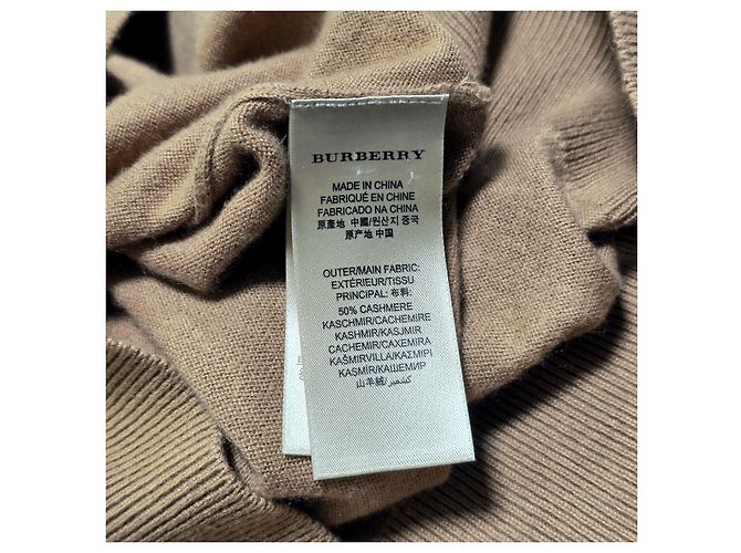 Burberry Kaschmir-Strickpullover mit Karomuster und Schulterdetail - Ansicht 6