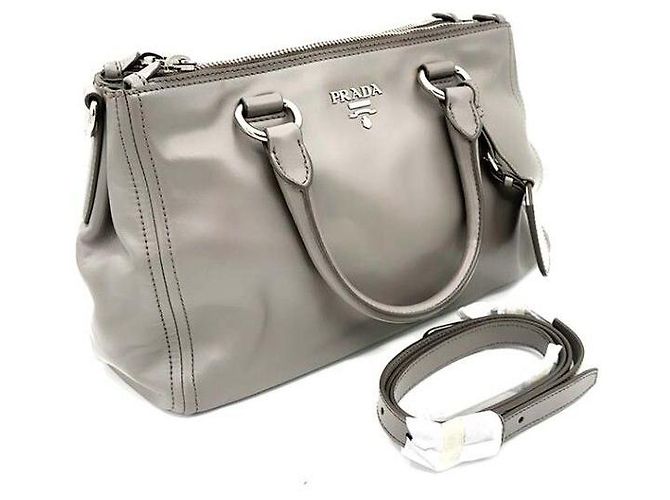 Prada Borsa a spalla in vitello morbido - vista 3