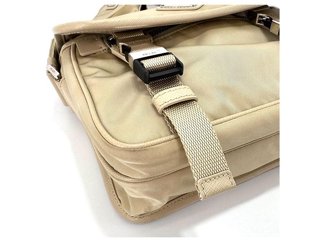 Prada Borsa a tracolla e borsa a spalla in Re-Nylon con logo triangolare - vista 10
