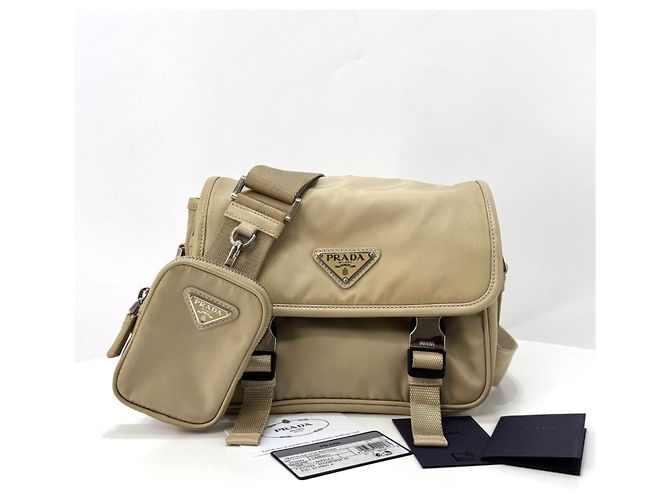Prada Borsa a tracolla e borsa a spalla in Re-Nylon con logo triangolare - vista 16