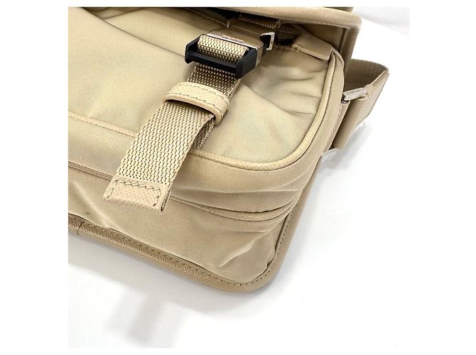 Prada Borsa a tracolla e borsa a spalla in Re-Nylon con logo triangolare - vista 26