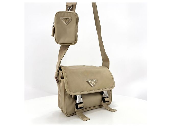 Prada Borsa a tracolla e borsa a spalla in Re-Nylon con logo triangolare - vista 3