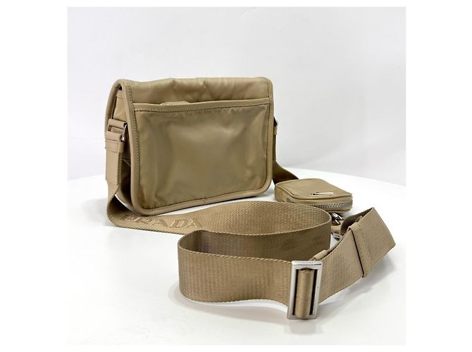 Prada Borsa a tracolla e borsa a spalla in Re-Nylon con logo triangolare - vista 5