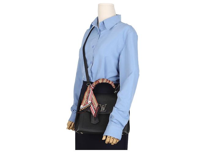 Louis Vuitton Borsa Tote Ever BB in pelle Nero - vista 12