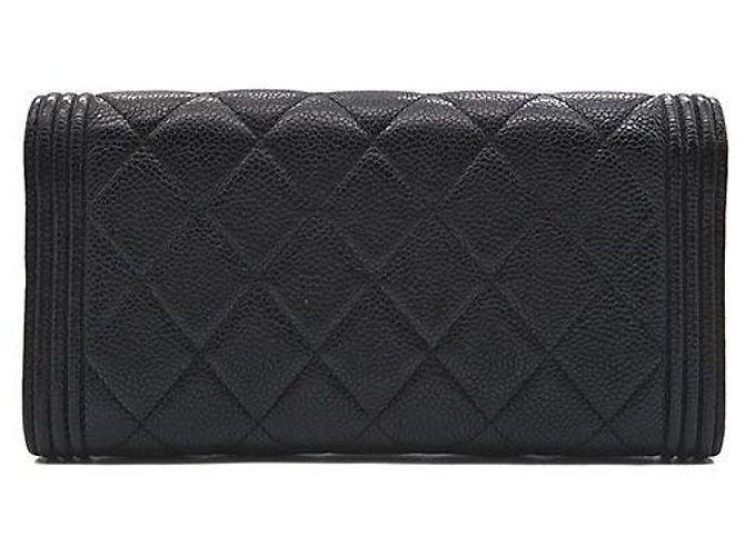 Chanel Cartera Larga Boy Flap de Caviar - vista 3