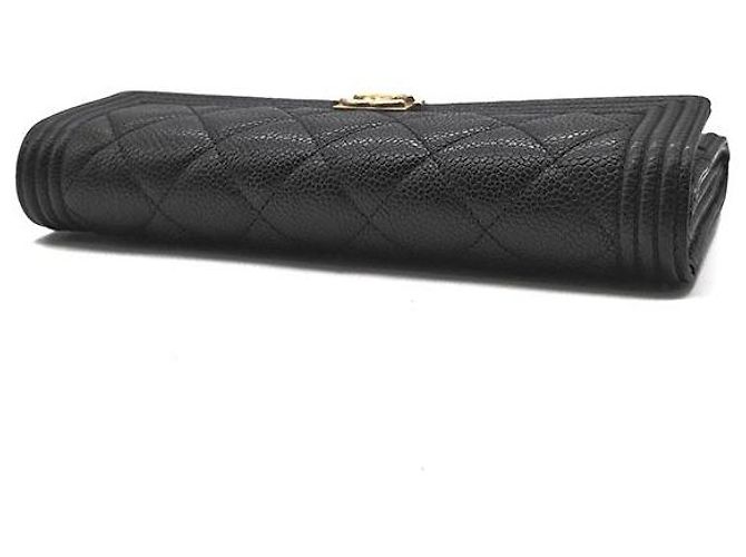 Chanel Cartera Larga Boy Flap de Caviar - vista 4