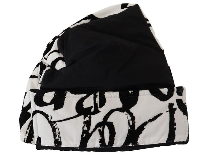 Dolce & Gabbana Berretto invernale in nylon stampato bianco da donna - vista 4